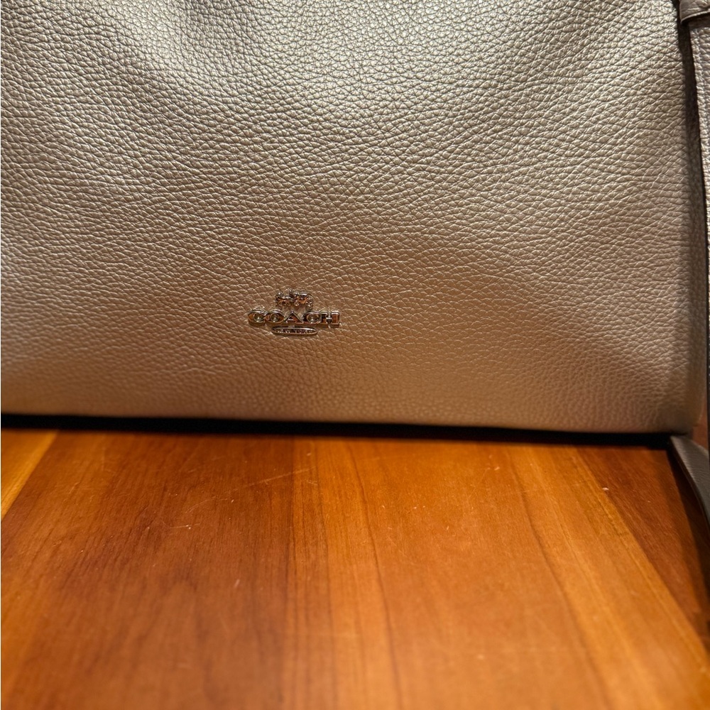 Coach gold leather handbag - Picture 2 of 16